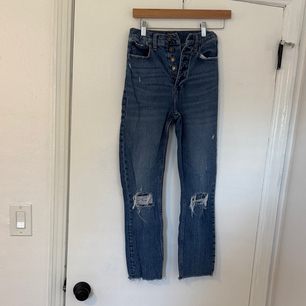 Abercrombie ultra high rise mom Jean
